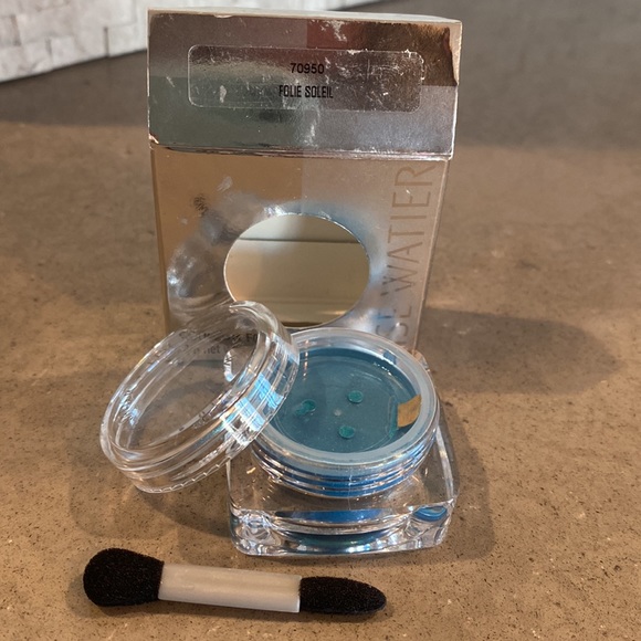 Lise Watier Couleur Folle Soleil -- Glitter Eyeshadow for Eyes, Lips and Skin - Picture 3 of 6